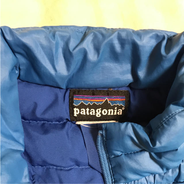 patagonia(パタゴニア)のパタゴニア ダウンジャケット 90サイズ？？ キッズ/ベビー/マタニティのキッズ服男の子用(90cm~)(ジャケット/上着)の商品写真