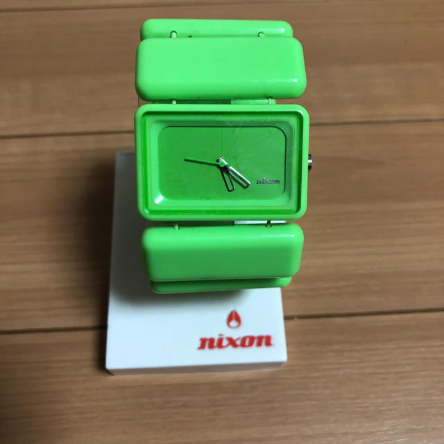 腕時計 nixon 黄緑 電池切れ ゴムバンド 現状渡し | フリマアプリ ラクマ