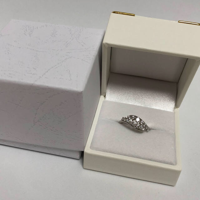 絶品！ロイヤルアッシャー  計0.64ct  ダイヤリング PT900  新同 レディースのアクセサリー(リング(指輪))の商品写真