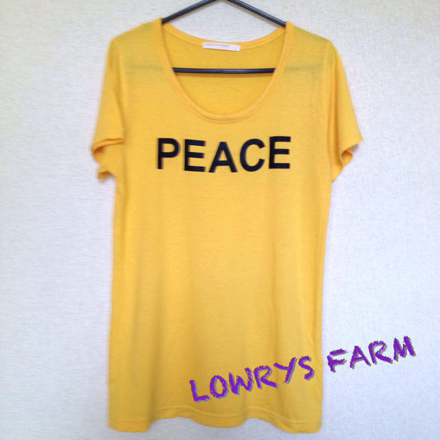 LOWRYS FARM(ローリーズファーム)のTシャツ♡PEACE レディースのトップス(Tシャツ(半袖/袖なし))の商品写真