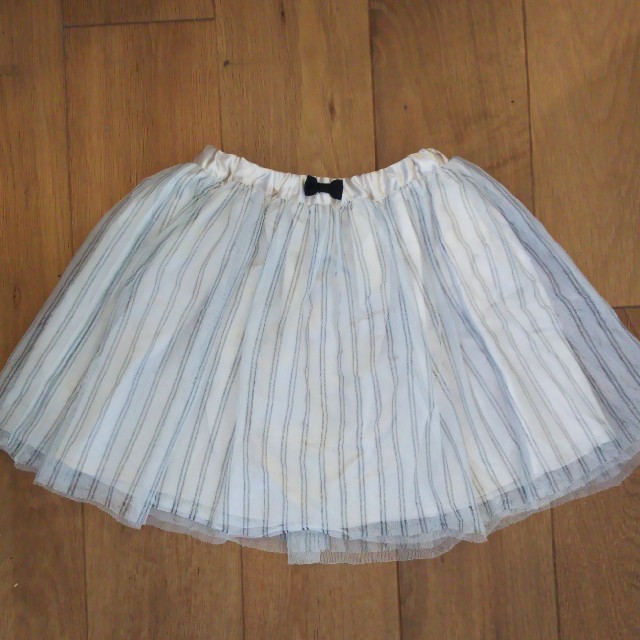 anyFAM(エニィファム)のanyfam 女の子 スカート ストライプ 130 ふわふわ キッズ/ベビー/マタニティのキッズ服女の子用(90cm~)(スカート)の商品写真