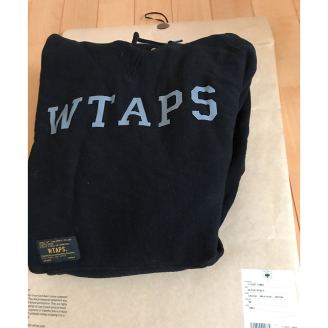 W)taps(ダブルタップス)のWTAPS DESIGN HOODED COLLEGE SWEATSHIRT メンズのトップス(スウェット)の商品写真