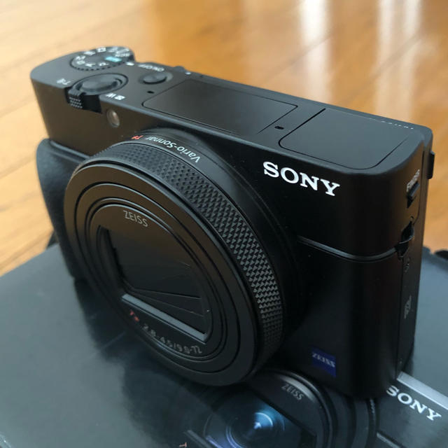 SONY(ソニー)のはるまこ様専用 Sony ソニー RX100 m6 Ⅵ 美品 スマホ/家電/カメラのカメラ(コンパクトデジタルカメラ)の商品写真