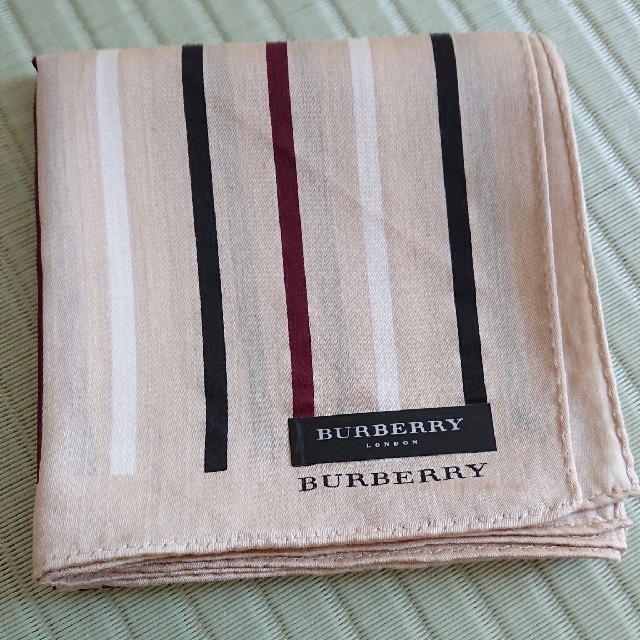 BURBERRY(バーバリー)のバーバリー ハンカチ 新品 メンズのファッション小物(ハンカチ/ポケットチーフ)の商品写真