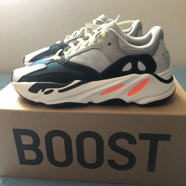 adidas(アディダス)のYEEZY BOOST 700 レディースの靴/シューズ(スニーカー)の商品写真