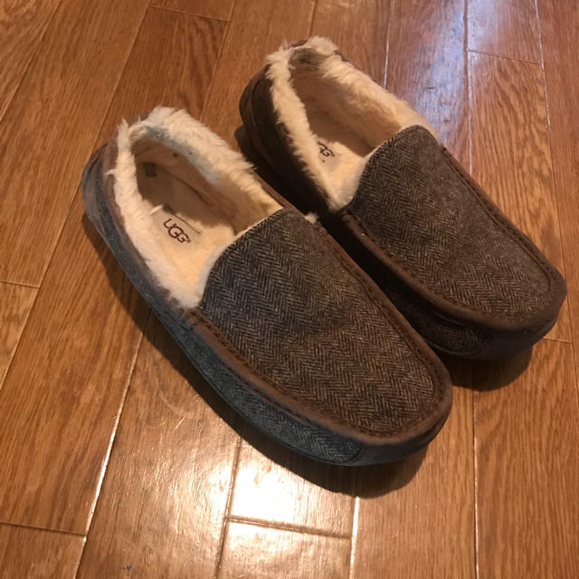 UGG(アグ)のUGG アグ メンズ スリッポン モカシン アスコット 27.0 メンズの靴/シューズ(スリッポン/モカシン)の商品写真