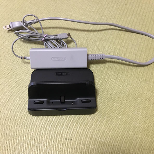 Wii U Wiiuゲームパッド 充電器 充電台付き 純正品の通販 By キレイ ウィーユーならラクマ