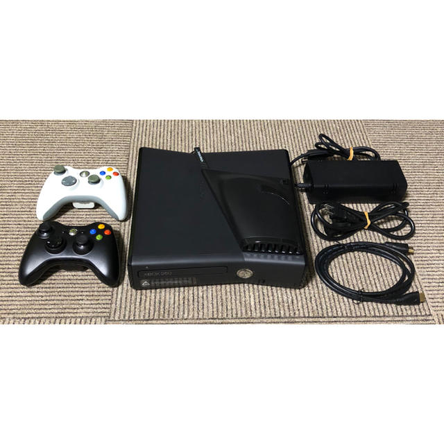 Xbox360(エックスボックス360)のまさやん666さん専用「XBOX 360S + ソフトセット」 エンタメ/ホビーのゲームソフト/ゲーム機本体(家庭用ゲーム機本体)の商品写真