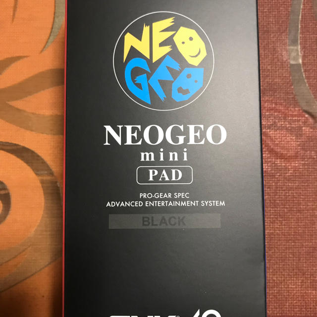 NEOGEO(ネオジオ)のNEOGEO mini専用コントローラー エンタメ/ホビーのゲームソフト/ゲーム機本体(家庭用ゲーム機本体)の商品写真