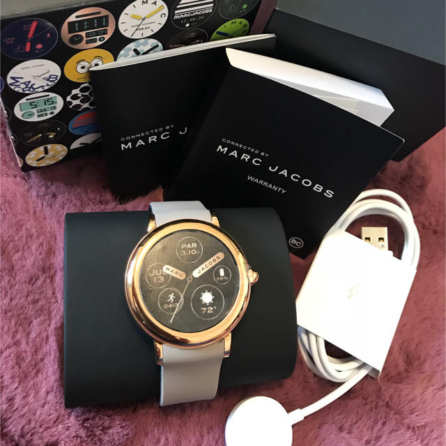 人気色 タッチスクリーンスマートウォッチ ブラック MARC JACOBS | www