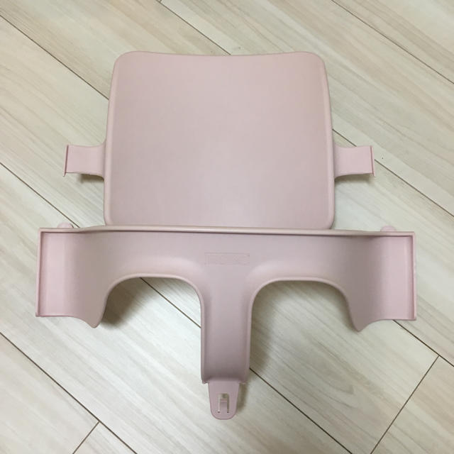 Stokke(ストッケ)のStokke トリップトラップ／ピンク キッズ/ベビー/マタニティの寝具/家具(その他)の商品写真