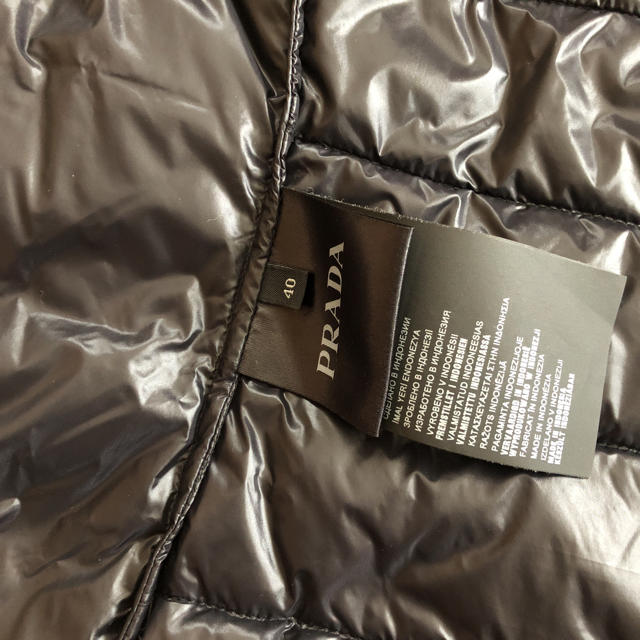 PRADA(プラダ)のプラダベスト メンズのジャケット/アウター(ダウンベスト)の商品写真