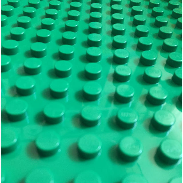 Lego(レゴ)のレゴ   デュプロ   基礎板   38㎝×38㎝   緑 キッズ/ベビー/マタニティのおもちゃ(知育玩具)の商品写真