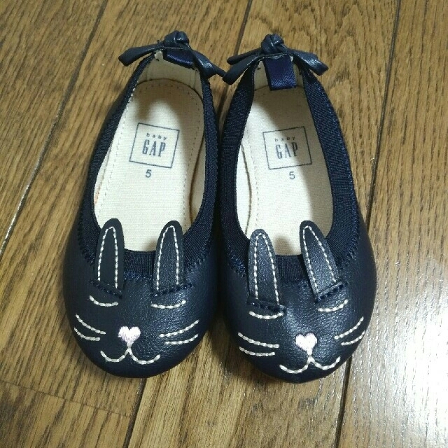 babyGAP(ベビーギャップ)のウサギ　バレエシューズ　フラット靴 キッズ/ベビー/マタニティのベビー靴/シューズ(~14cm)(フラットシューズ)の商品写真