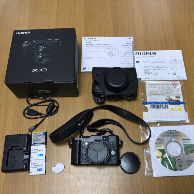 富士フイルム(フジフイルム)の中古美品☆FUJIFILM X10 スマホ/家電/カメラのカメラ(コンパクトデジタルカメラ)の商品写真