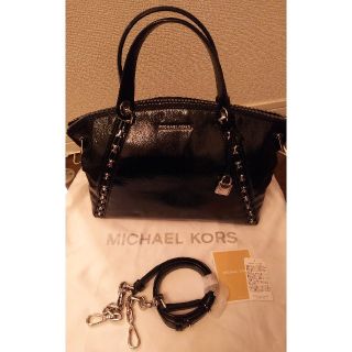 マイケルコース(Michael Kors)の☆新品未使用☆マイケル・コース☆パテントショルダーバッグ(ショルダーバッグ)