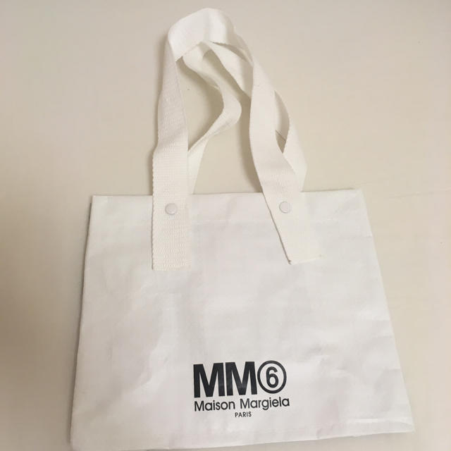 MM6(エムエムシックス)のまーこ様 専用  MM6 ショップ袋 & ステッカー   レディースのファッション小物(その他)の商品写真