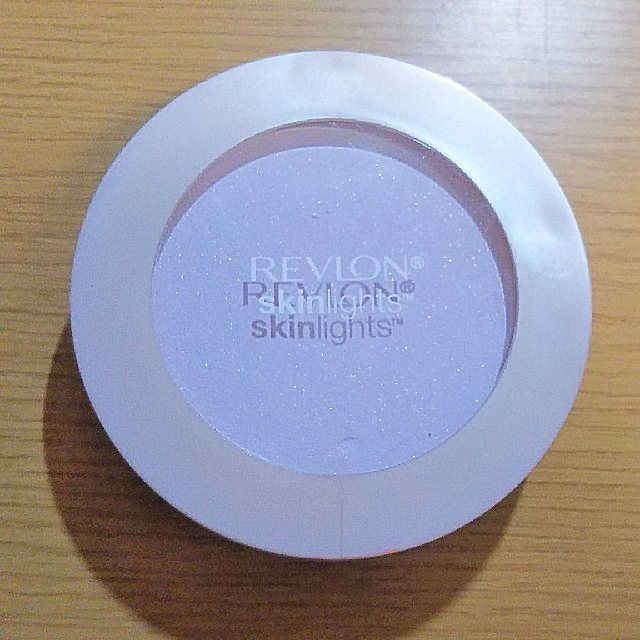 REVLON(レブロン)のREVLON　スキンライトプレストパウダー コスメ/美容のベースメイク/化粧品(フェイスパウダー)の商品写真