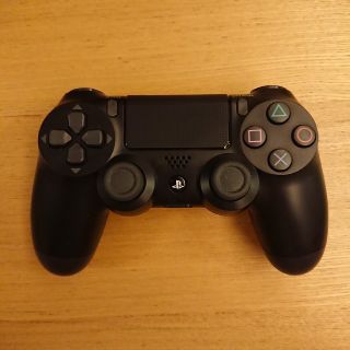 プレイステーション4(PlayStation4)のDUALSHOCK 4 ワイヤレスコントローラー Jet Black 黒(その他)