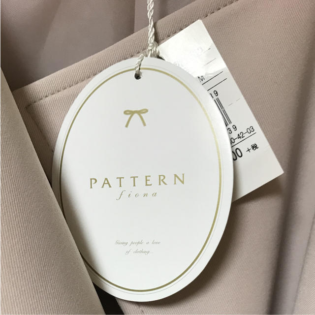 【新品タグ付き】PATTERN fiona ショートノーカラージャケット