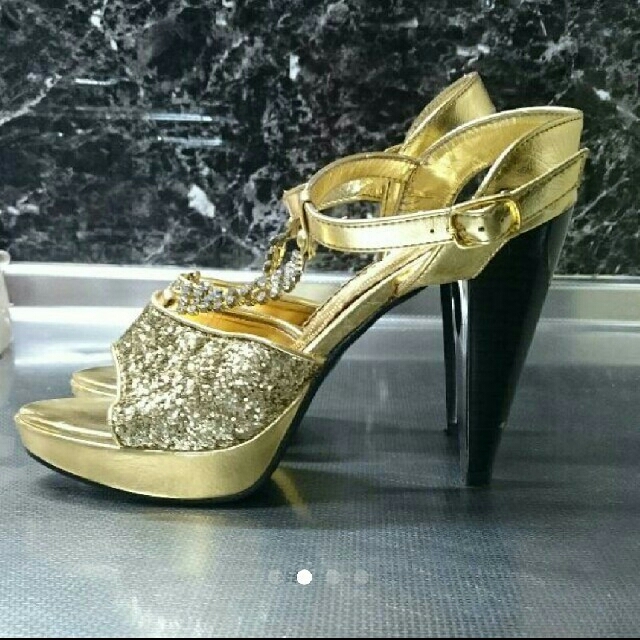 サンダル Ｌサイズ ゴールド ストーン ゴージャス ラメ ヒール レディースの靴/シューズ(ハイヒール/パンプス)の商品写真
