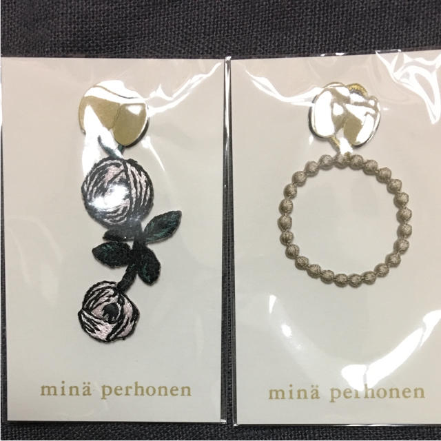 mina perhonen(ミナペルホネン)のミナペルホネン  チャームワッペン2個組 エンタメ/ホビーのコレクション(ノベルティグッズ)の商品写真