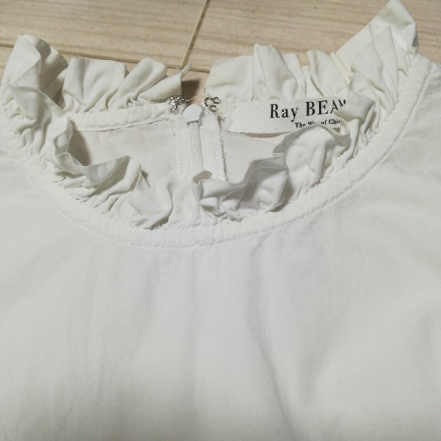 Ray BEAMS(レイビームス)のやちえ様専用です。レイ・ビームス　フリルスタンドブラウス レディースのトップス(シャツ/ブラウス(長袖/七分))の商品写真