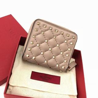 ヴァレンティノ(VALENTINO)の新品[valentino] ロックスタッズ ウォレット 折財布 ベージュ系(財布)