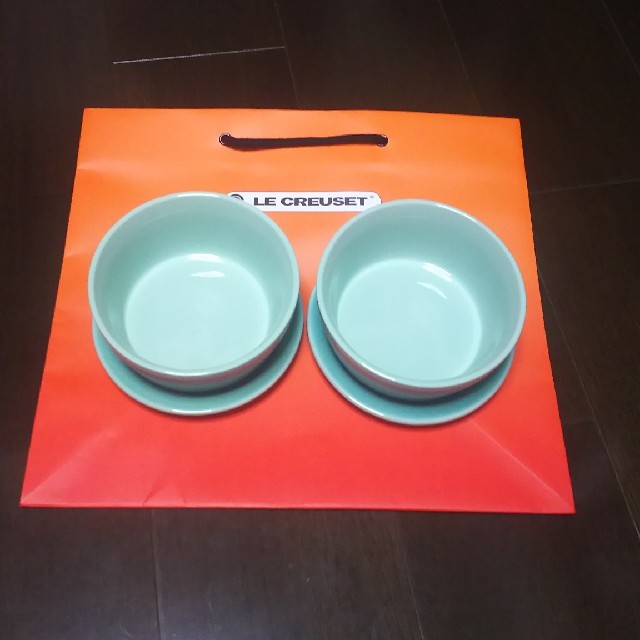 LE CREUSET(ルクルーゼ)の【送料込】ルクルーゼ プレートオンディッシュ(クールミント)2点 インテリア/住まい/日用品のキッチン/食器(食器)の商品写真