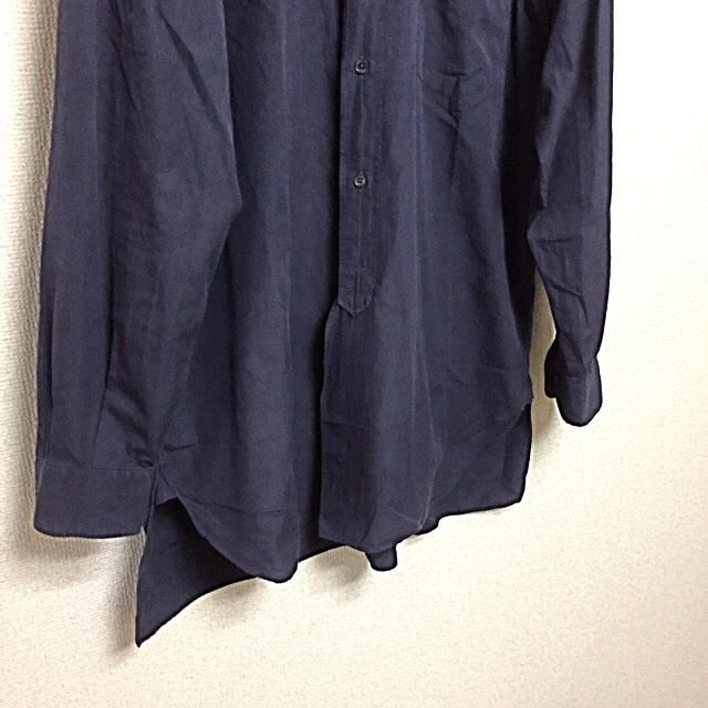 COMOLI(コモリ)のcomoli コモリ バンドカラーシャツ  ネイビー 2 メンズのトップス(シャツ)の商品写真