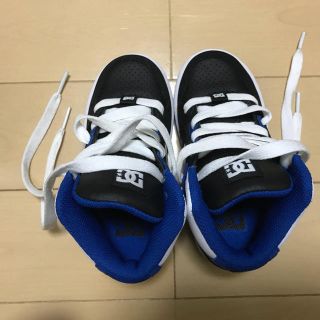 ディーシーシュー(DC SHOE)の専用になります。(スニーカー)