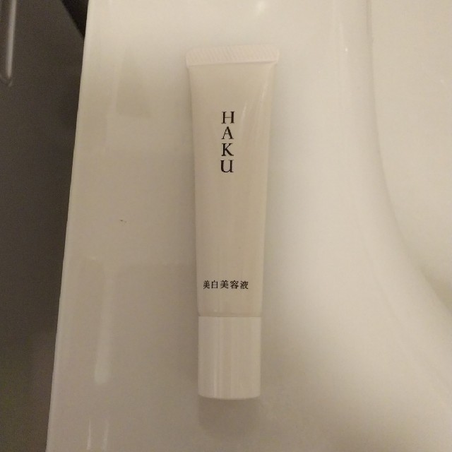 SHISEIDO (資生堂)(シセイドウ)のHAKU ﾒﾗﾉﾌｫｰｶｽV 薬用 美白美容液 10g コスメ/美容のスキンケア/基礎化粧品(美容液)の商品写真