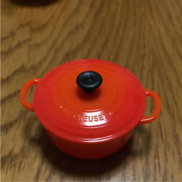 LE CREUSET(ルクルーゼ)のル・クーゼ 鍋マグネット3個セット(新品) ハンドメイドの生活雑貨(キッチン小物)の商品写真