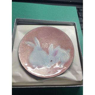 七宝焼き　うさぎ　絵皿　（安藤七宝店）直径約9ｃｍ(金属工芸)