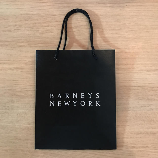 BARNEYS NEW YORK(バーニーズニューヨーク)のBarneys New York 紙袋 未使用 レディースのバッグ(ショップ袋)の商品写真