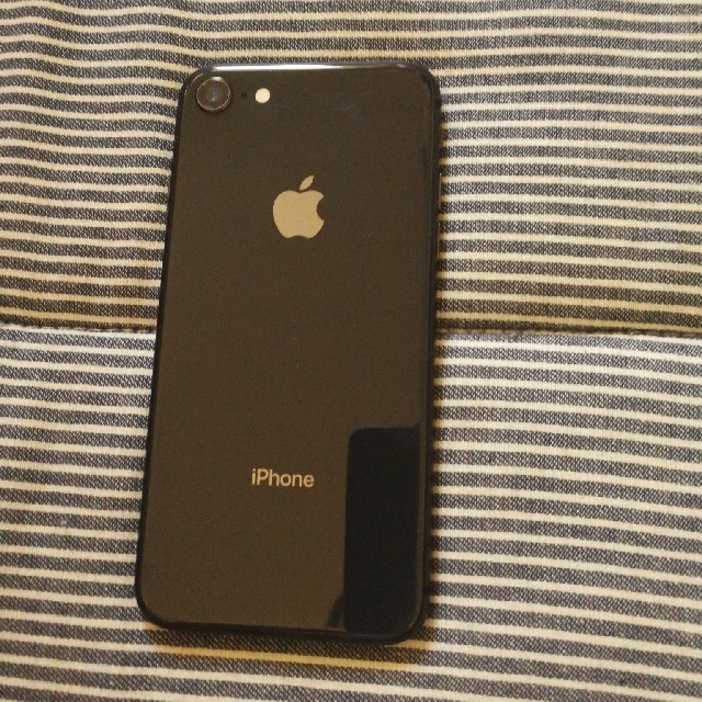 iPhone8  64GB 美品