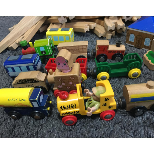 木製 線路＆電車おもちゃ 値下げ キッズ/ベビー/マタニティのおもちゃ(電車のおもちゃ/車)の商品写真