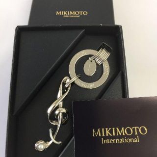 ミキモト(MIKIMOTO)のMIKIMOTO　ト音記号　キーホルダー　パール付き(キーホルダー)