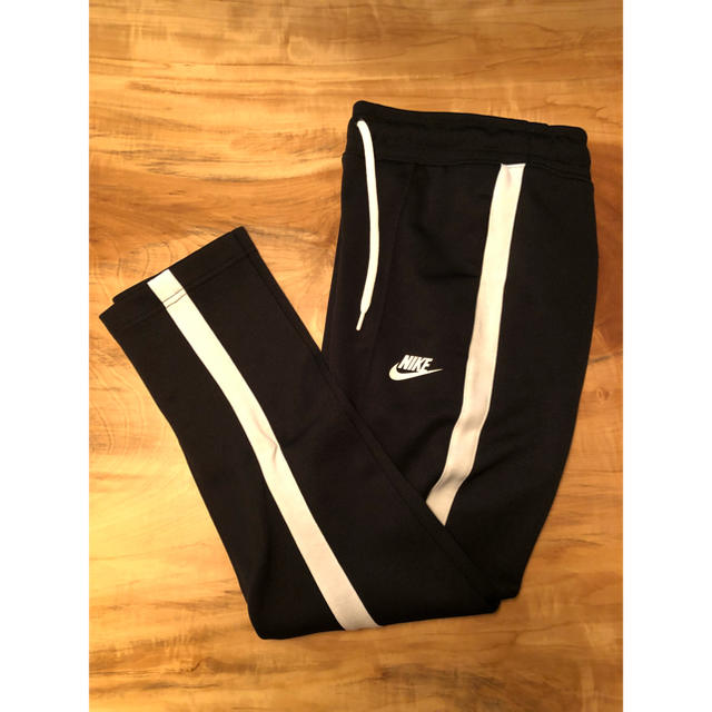 NIKE - 【Sサイズ】新品未使用 NIKE トラックパンツ ジャージ NIKE - 【Sサイズ】新品未使用 NIKE トラックパンツ ジャージ