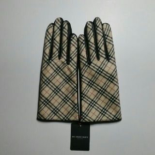 バーバリー(BURBERRY)の田口様専用　BURBERRY　羊皮の手袋(手袋)