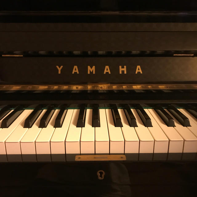 ヤマハ(ヤマハ)の★今月末まで★アップライトピアノ YAMAHA ヤマハ 消音ユニット付 楽器の鍵盤楽器(ピアノ)の商品写真