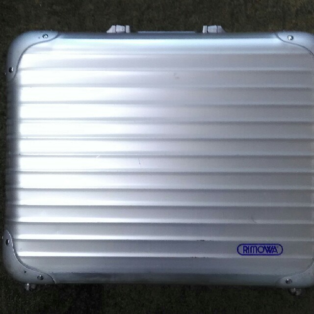 バッグRIMOWAのボードケース(金属製)