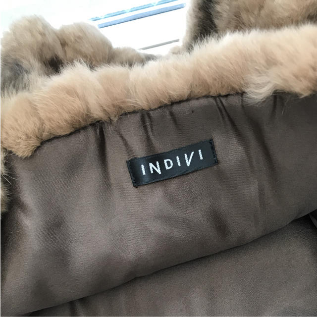 INDIVI(インディヴィ)のお値下げ！美品★インディビ  ファー 結婚式 レディースのファッション小物(マフラー/ショール)の商品写真