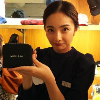 マウジー(moussy)のまりえさん推奨♪MOUSSYスーベニアお財布ブラック ショルダーとお揃い(^^)(財布)