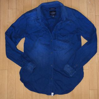 アメリカンイーグル(American Eagle)のアメリカンイーグル 新品同様 XS ブルーデニムシャツ (シャツ/ブラウス(長袖/七分))