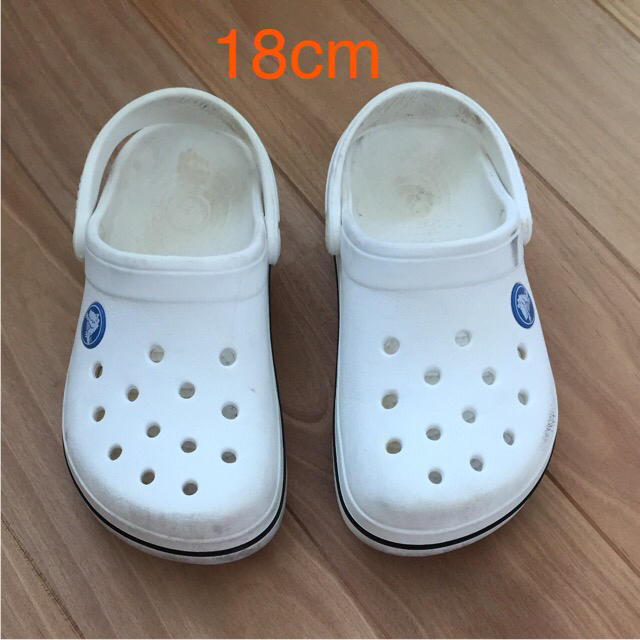 crocs(クロックス)のクロックス サンダル キッズ/ベビー/マタニティのキッズ靴/シューズ(15cm~)(サンダル)の商品写真