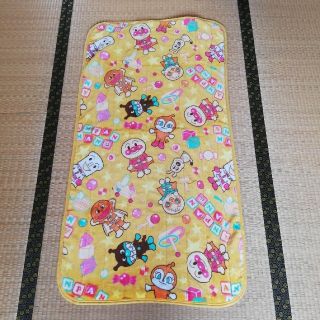 中古　アンパンマン　冬用お昼寝敷きパッド　70×130cm(シーツ/カバー)