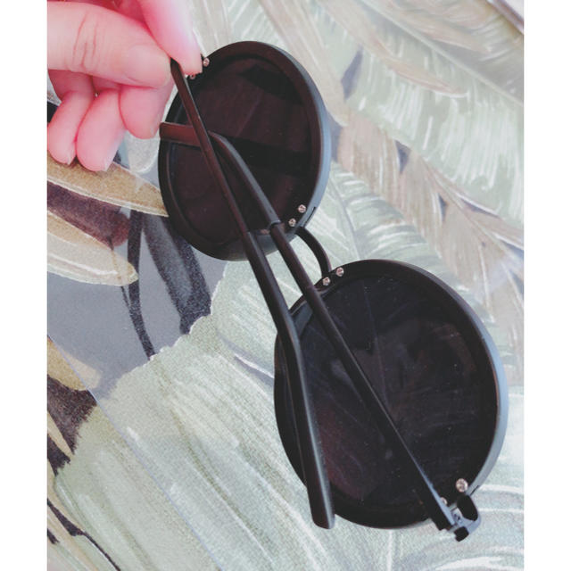 ブラックラウンドサングラス レディースのファッション小物(サングラス/メガネ)の商品写真