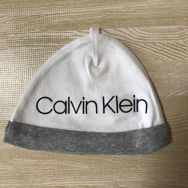 Calvin Klein(カルバンクライン)の☆カルバンクラインベビー帽子☆ キッズ/ベビー/マタニティのこども用ファッション小物(帽子)の商品写真