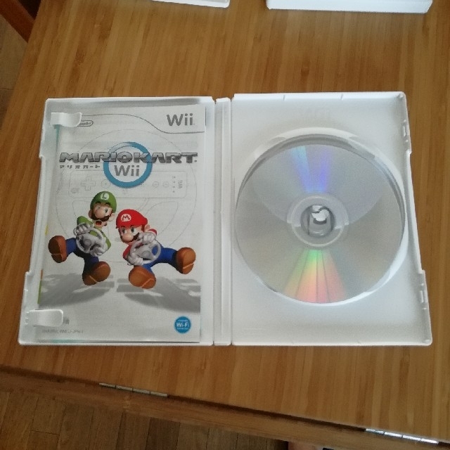 マリオカート　wii エンタメ/ホビーのゲームソフト/ゲーム機本体(家庭用ゲームソフト)の商品写真